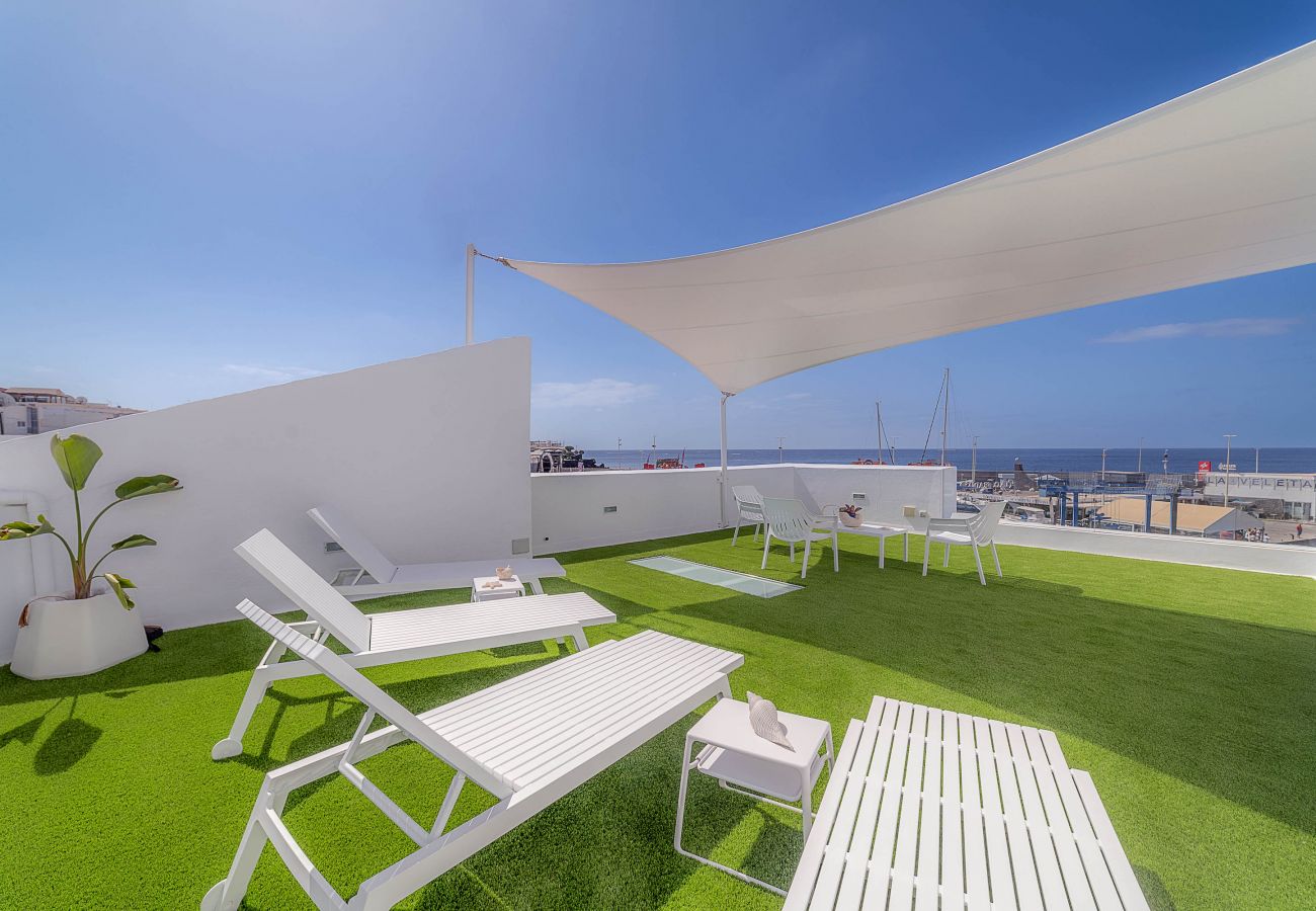 Apartamento en Puerto del Carmen - Apartamento Vista al Muelle by HH - Terrace with s