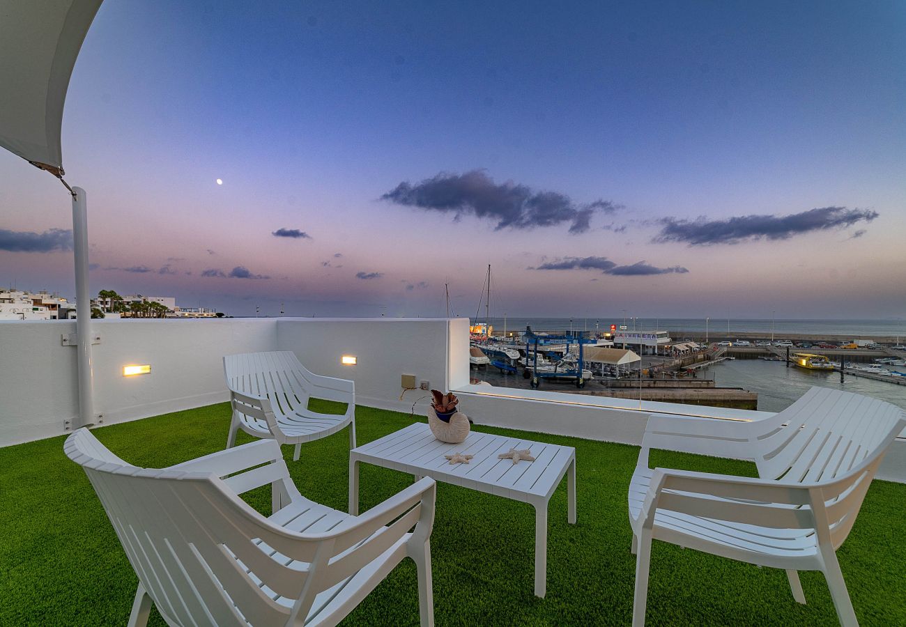 Apartamento en Puerto del Carmen - Apartamento Vista al Muelle by HH - Terrace with s