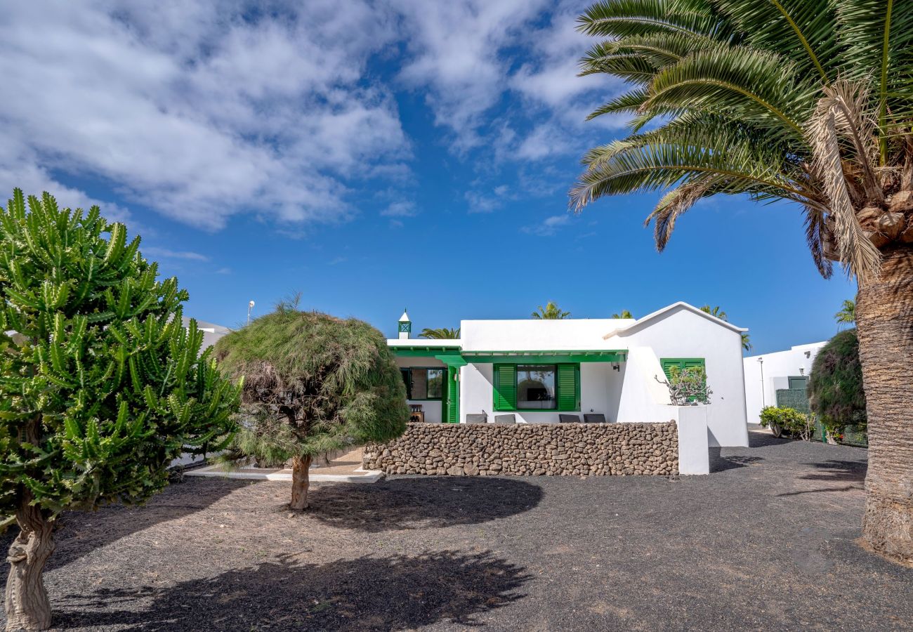 Villa in Playa Blanca - VV Tamia by HH - private BBQ and air conditioning