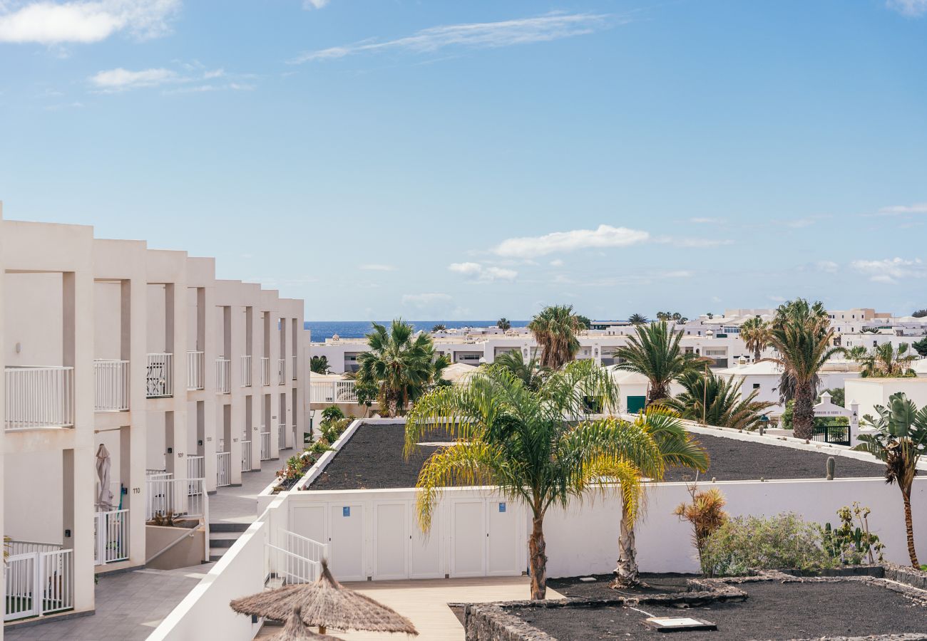 Apartment in Costa Teguise - Apto Rebeca by HH Piscina, AA & Wifi