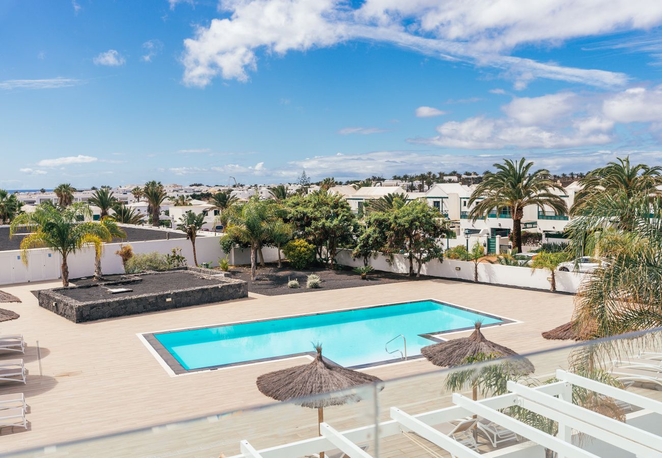 Apartment in Costa Teguise - Apto Rebeca by HH Piscina, AA & Wifi