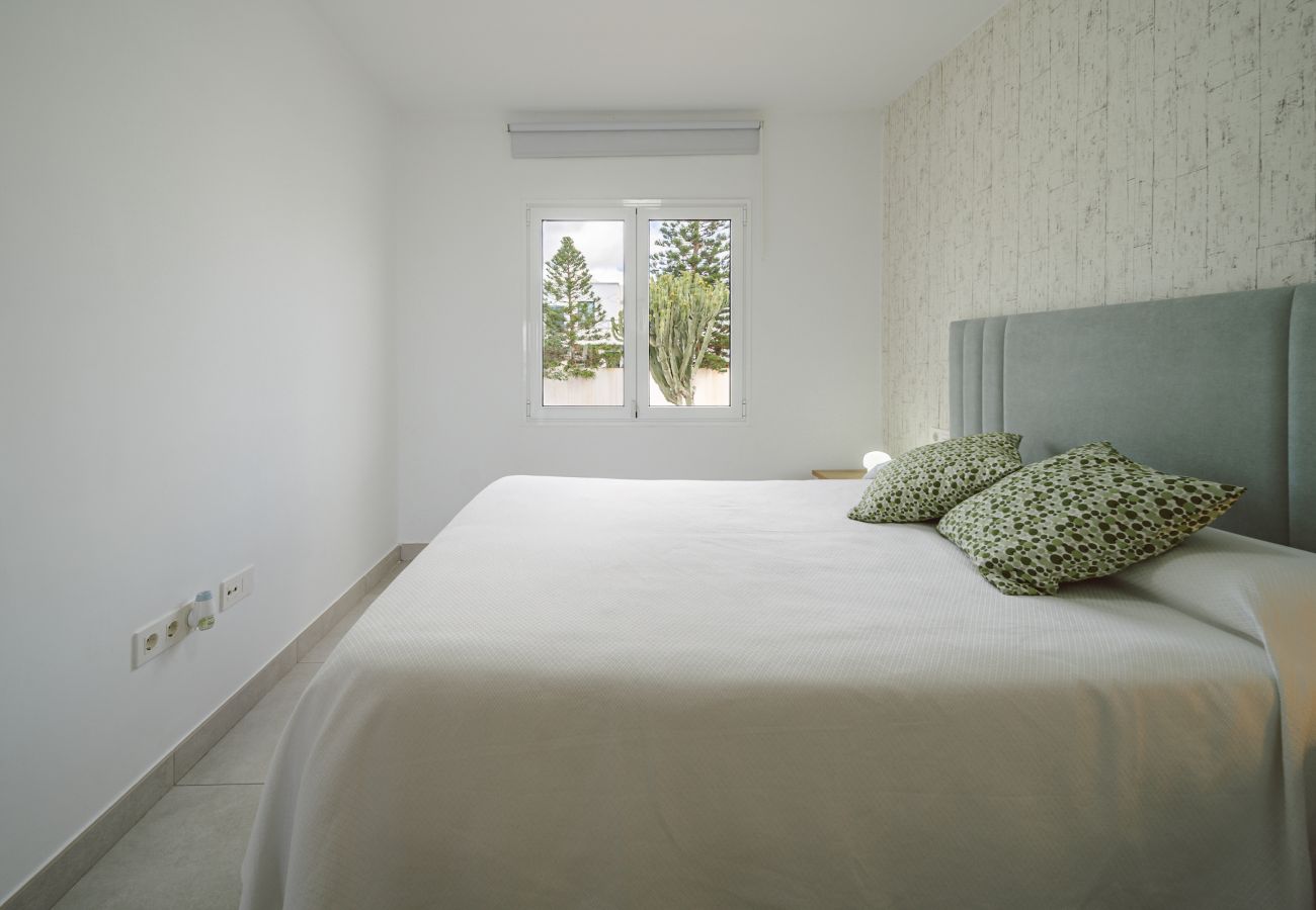 Apartment in Costa Teguise - Apto Rebeca by HH Piscina, AA & Wifi