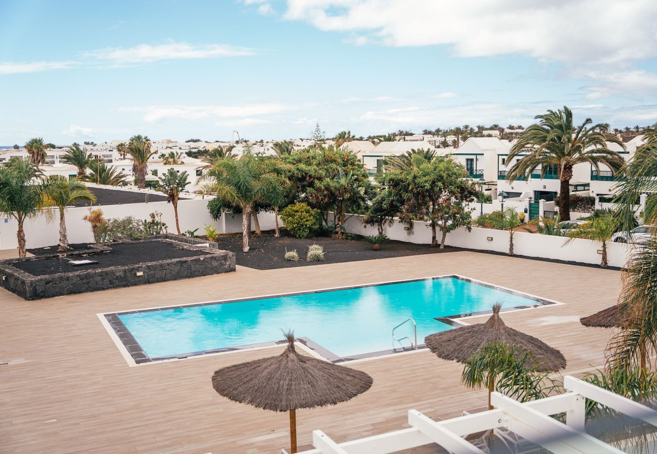 Apartment in Costa Teguise - Apto Rebeca by HH Piscina, AA & Wifi