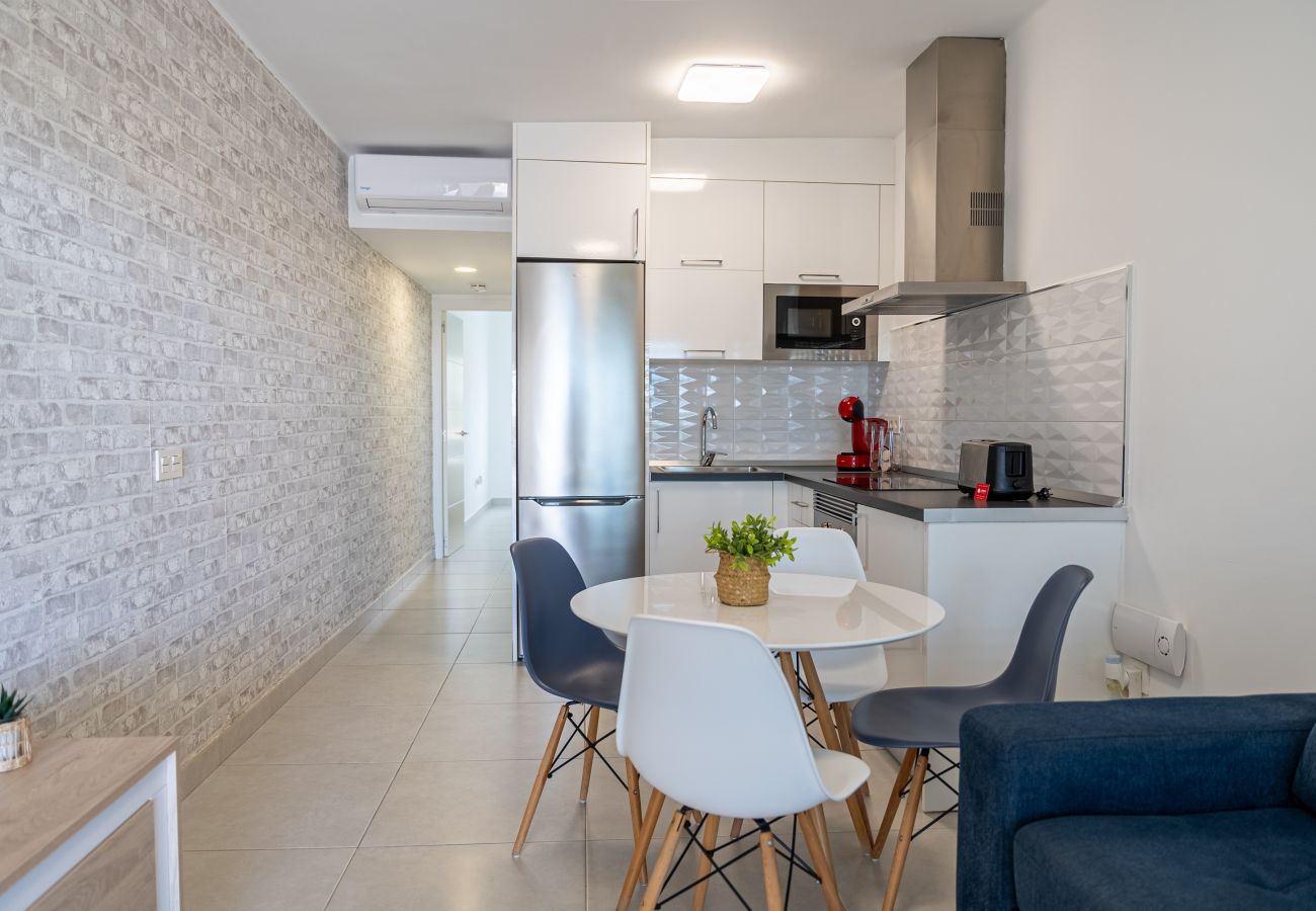 Apartment in Costa Teguise - Apto Rebeca by HH Piscina, AA & Wifi