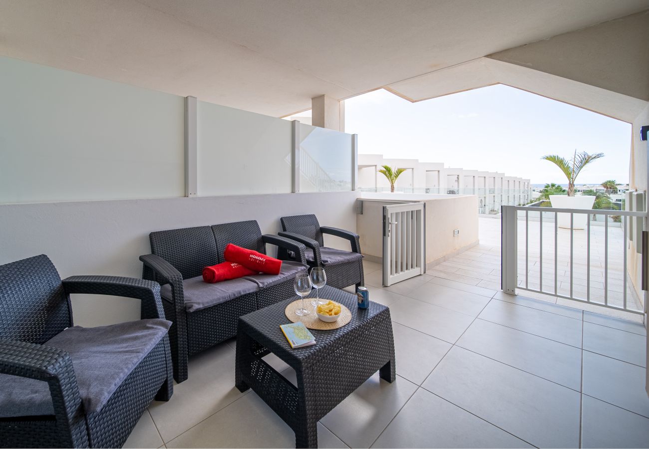 Apartment in Costa Teguise - Apto Rebeca by HH Piscina, AA & Wifi