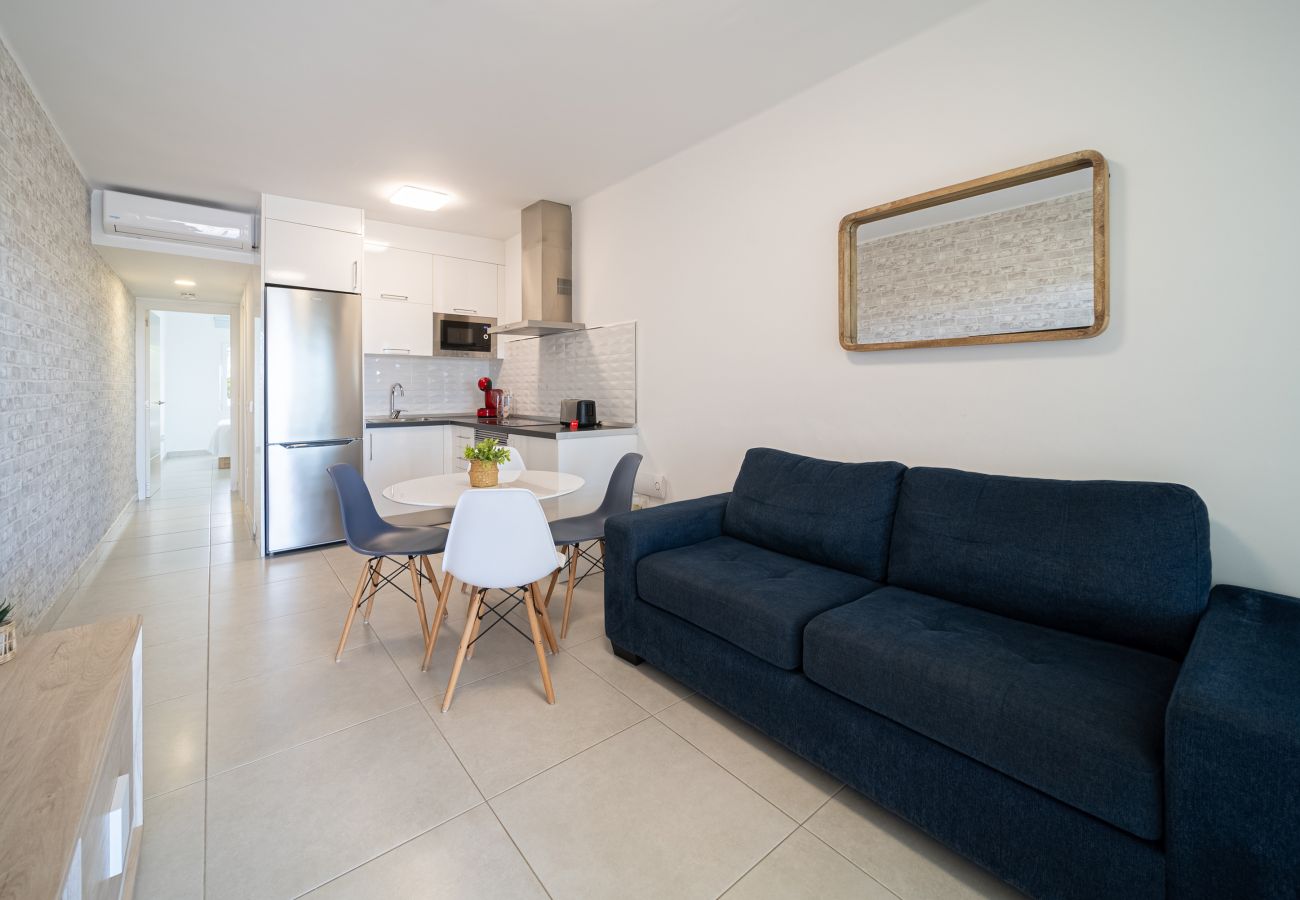 Apartment in Costa Teguise - Apto Rebeca by HH Piscina, AA & Wifi